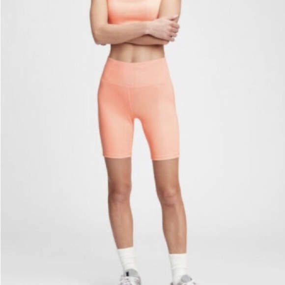 Gapfit Peach Biker Shorts - Picture 1 of 4